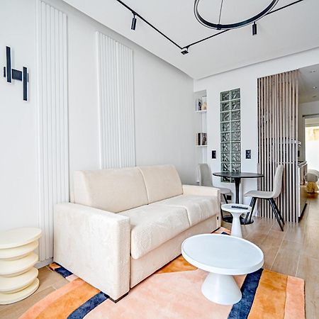 Relax In A Stylish Flat In Montmartre Apartment Paris Bagian luar foto