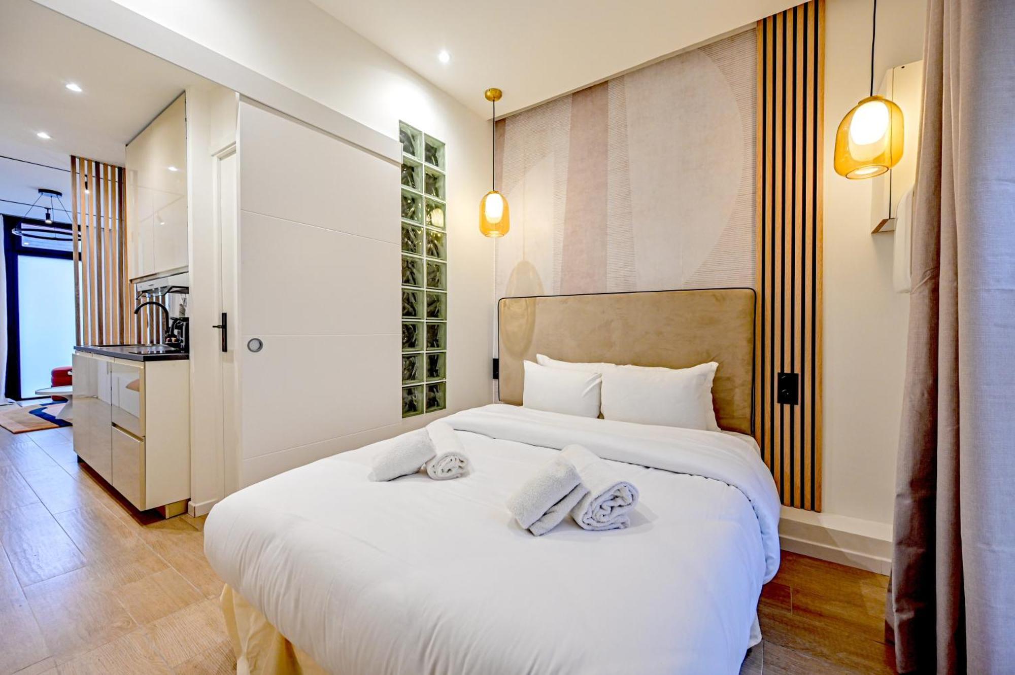 Relax In A Stylish Flat In Montmartre Apartment Paris Bagian luar foto